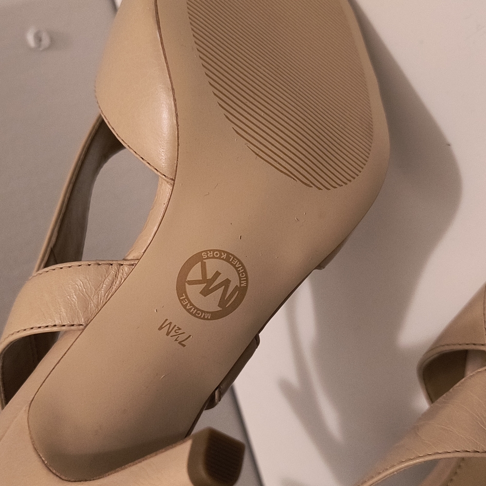 Michael Kors leather Tan  heels sandarls - Picture 9 of 12